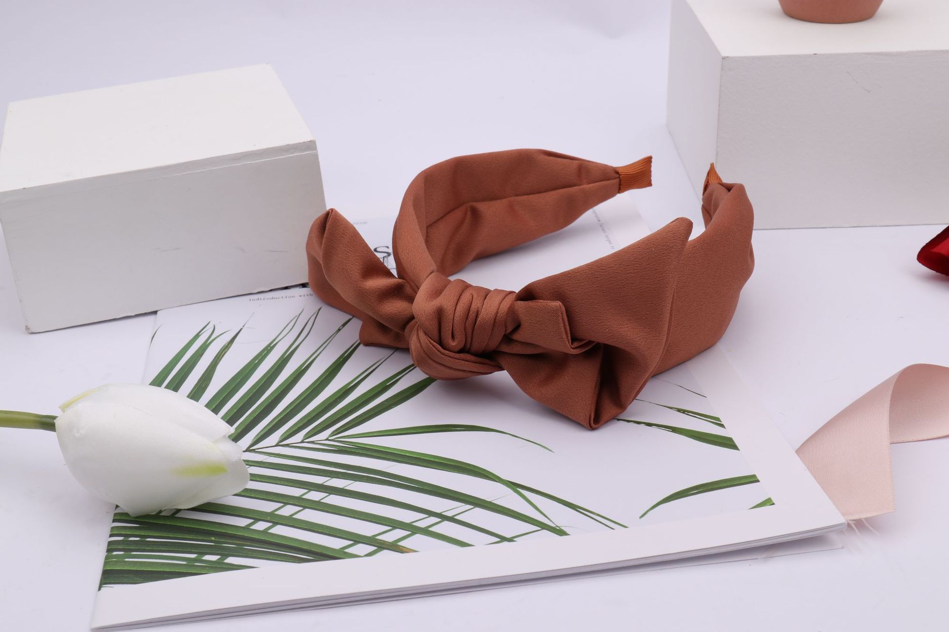 New Fabric Craft Broadside Knotted Hair Hoop Rabbit Ear Bow Hair Accessories Elegant Internet Influencer Pearl Hair Band Headband