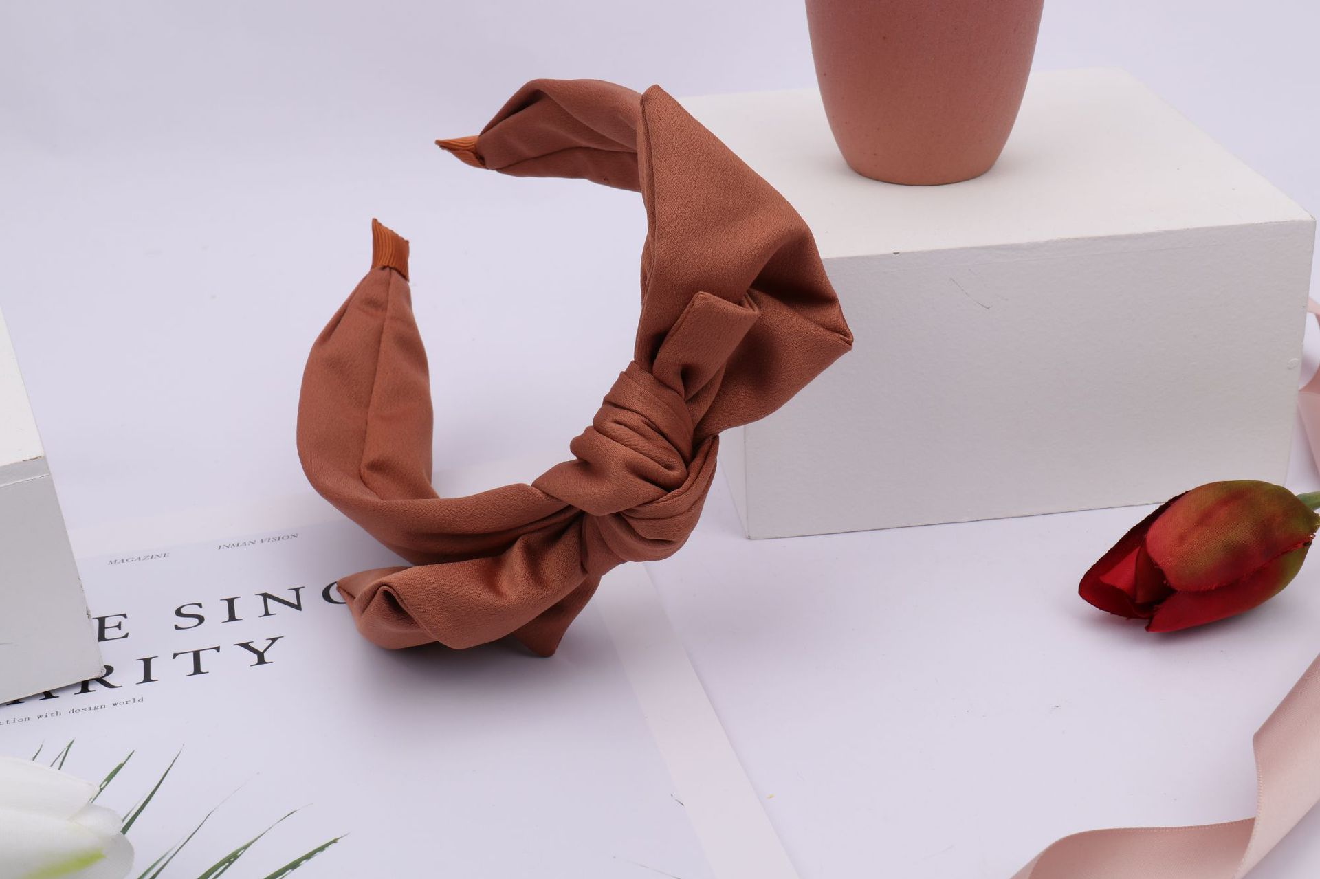 New Fabric Craft Broadside Knotted Hair Hoop Rabbit Ear Bow Hair Accessories Elegant Internet Influencer Pearl Hair Band Headband