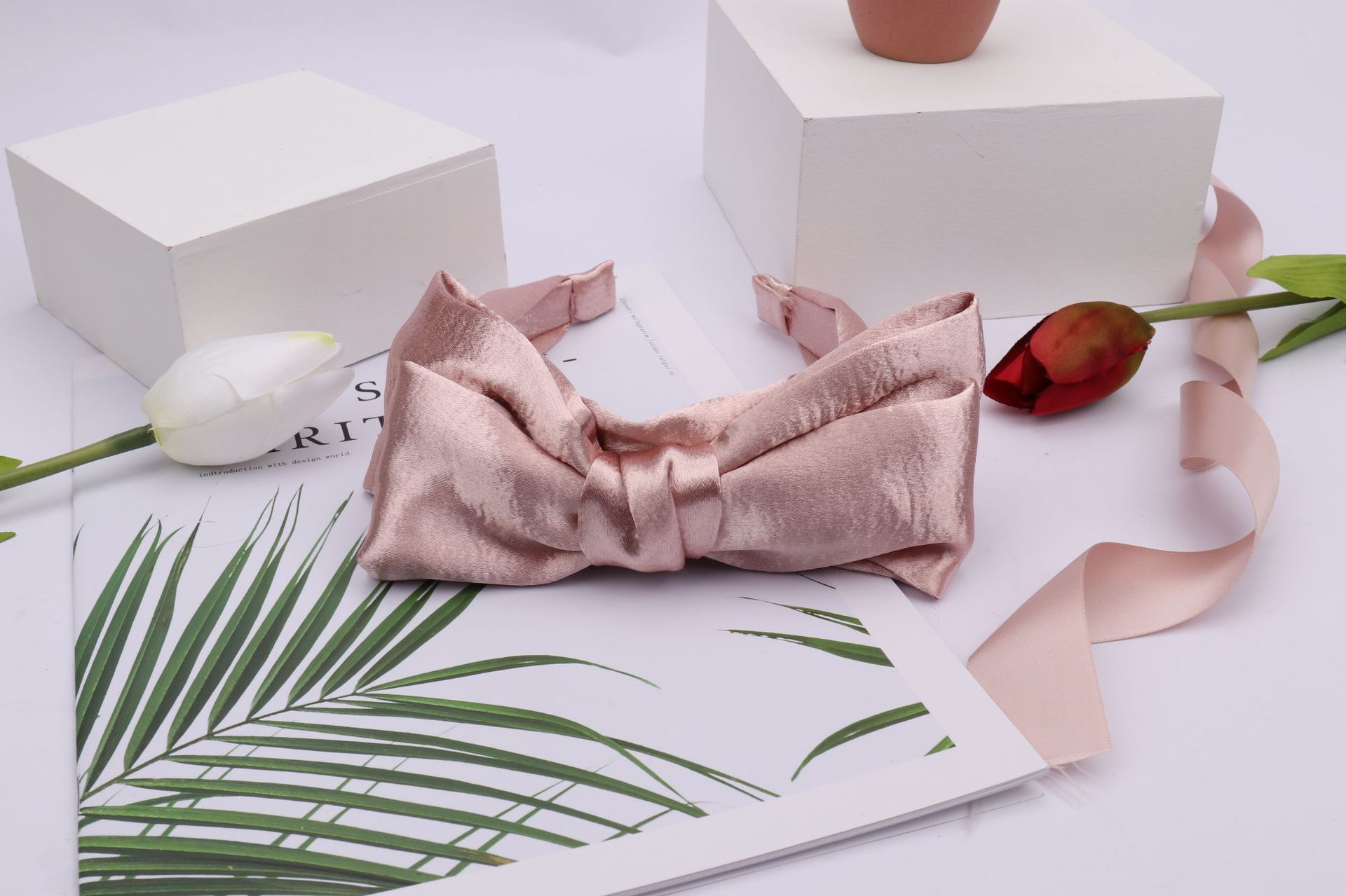 New Fabric Craft Broadside Knotted Hair Hoop Rabbit Ear Bow Hair Accessories Elegant Internet Influencer Pearl Hair Band Headband