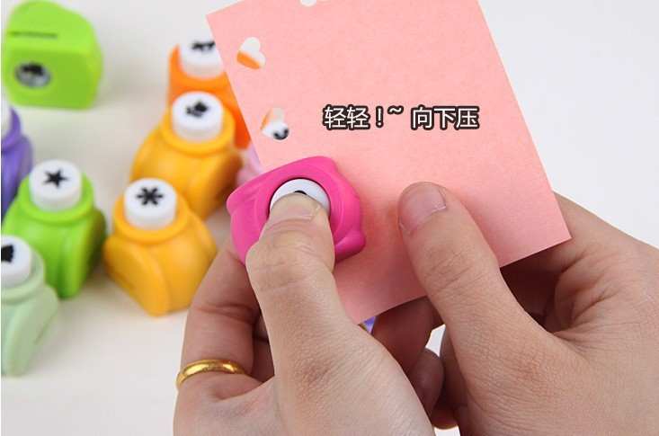 New Exotic Small Craft Punch Wholesale DIY Creative Album Handmade Accessories Embossing Device Wholesale