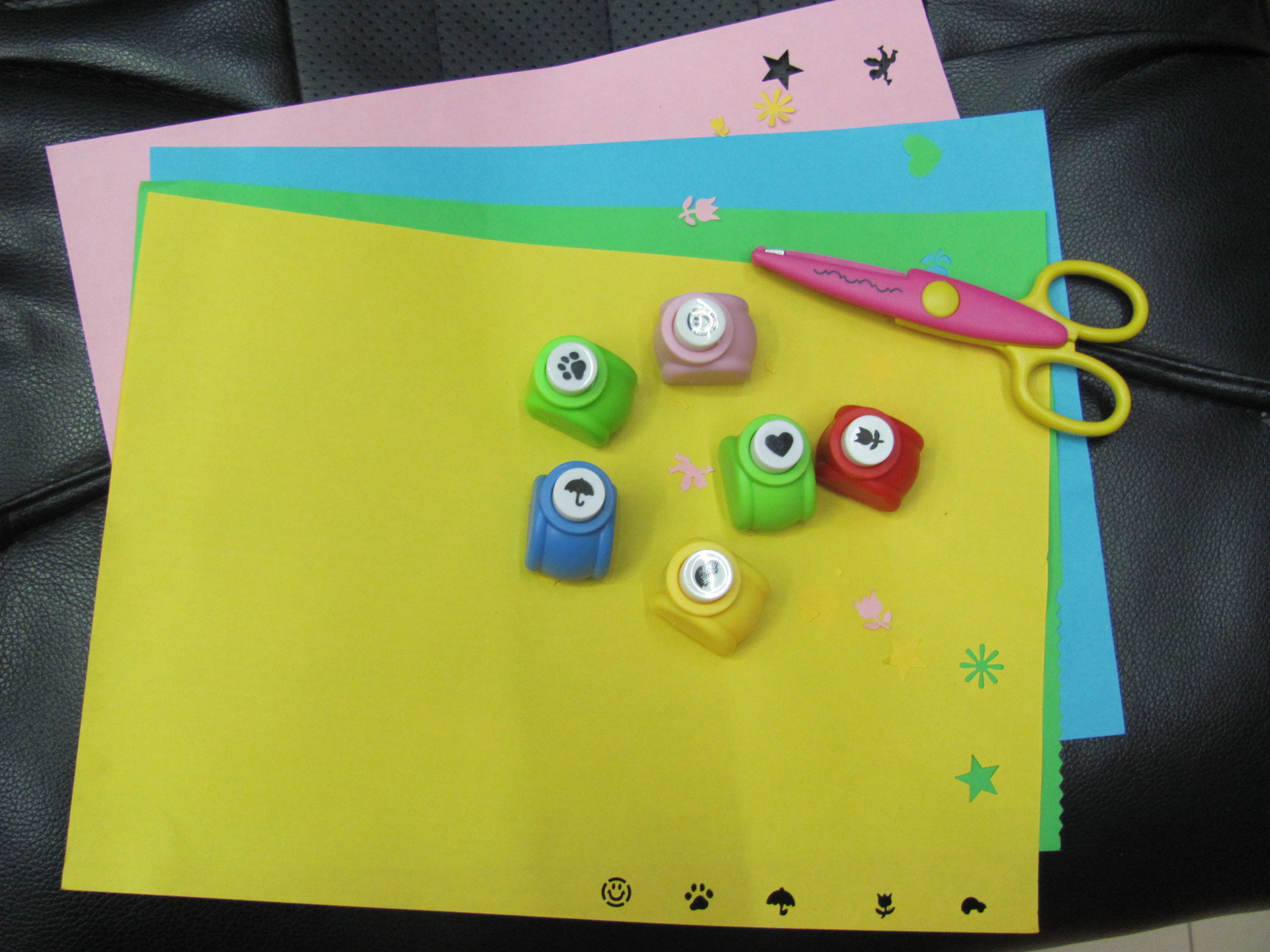 New Exotic Small Craft Punch Wholesale DIY Creative Album Handmade Accessories Embossing Device Wholesale