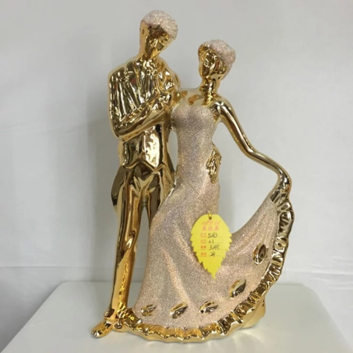 Modern minimalist fashion lovers figure ceramic ornaments craft accessories home furnishings