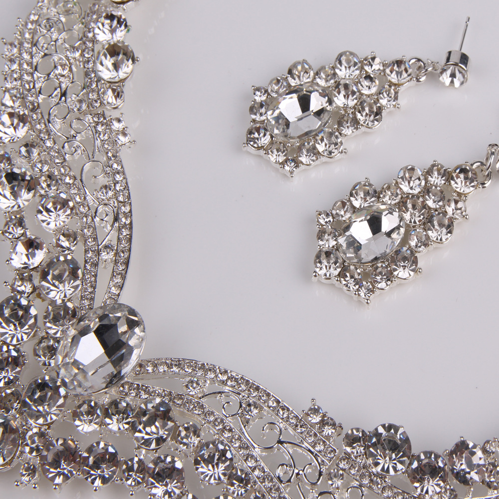 European and American Bride Necklace Alloy Diamond-Embedded Large Crystal Necklace Earrings Jewelry Set Decorations Wedding Dress Accessory/Jewelry European and American Bride Necklace Alloy Diamond-Embedded Large Crystal Necklace Earrings Jewelry Set Decorations Wedding Dress Accessory/Jewelry