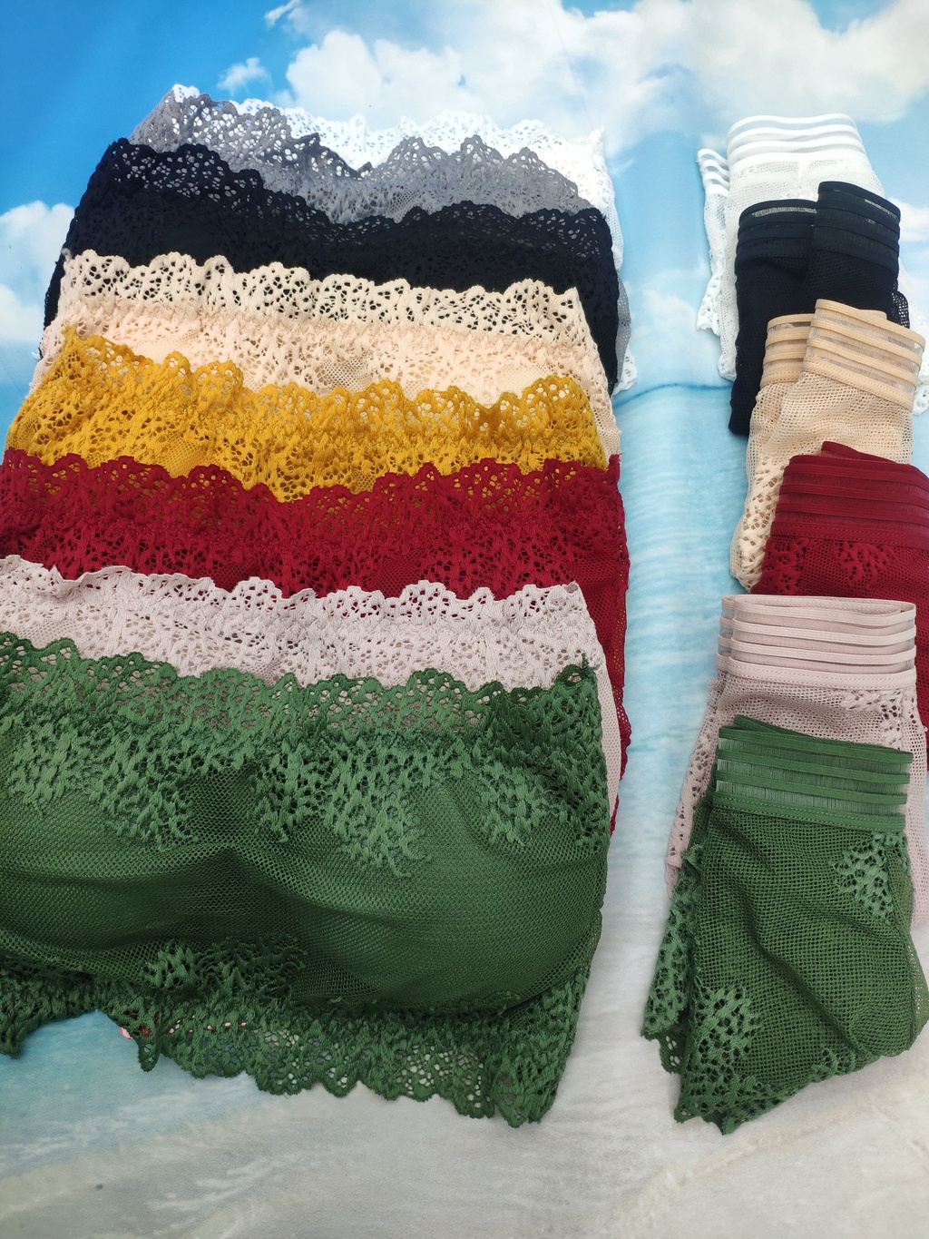 Sexy Lace Strapless Tube Top Non-Slip Girl's Underwear Small Chest Push up Wireless Beauty Back Strapless Bra Set Sexy Lace Strapless Tube Top Non-Slip Girl's Underwear Small Chest Push up Wireless Beauty Back Strapless Bra Set