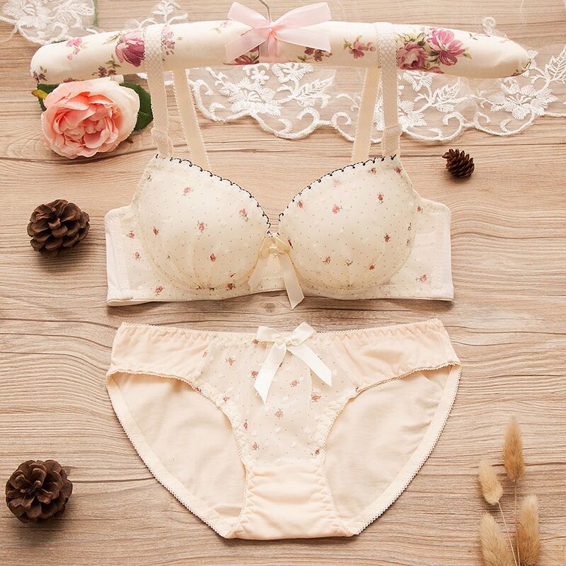 Floral Manufacturers direct dot floral girl bra set pure cotton lace student girl underwear a generation Floral Manufacturers direct dot floral girl bra set pure cotton lace student girl underwear a generation