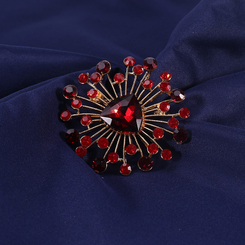 Hot-selling Korean version of the fashion temperament of water drilling corsage brooch joker flower collar pin pin lady brooch clothing accessories Hot-selling Korean version of the fashion temperament of water drilling corsage brooch joker flower collar pin pin lady brooch clothing accessories