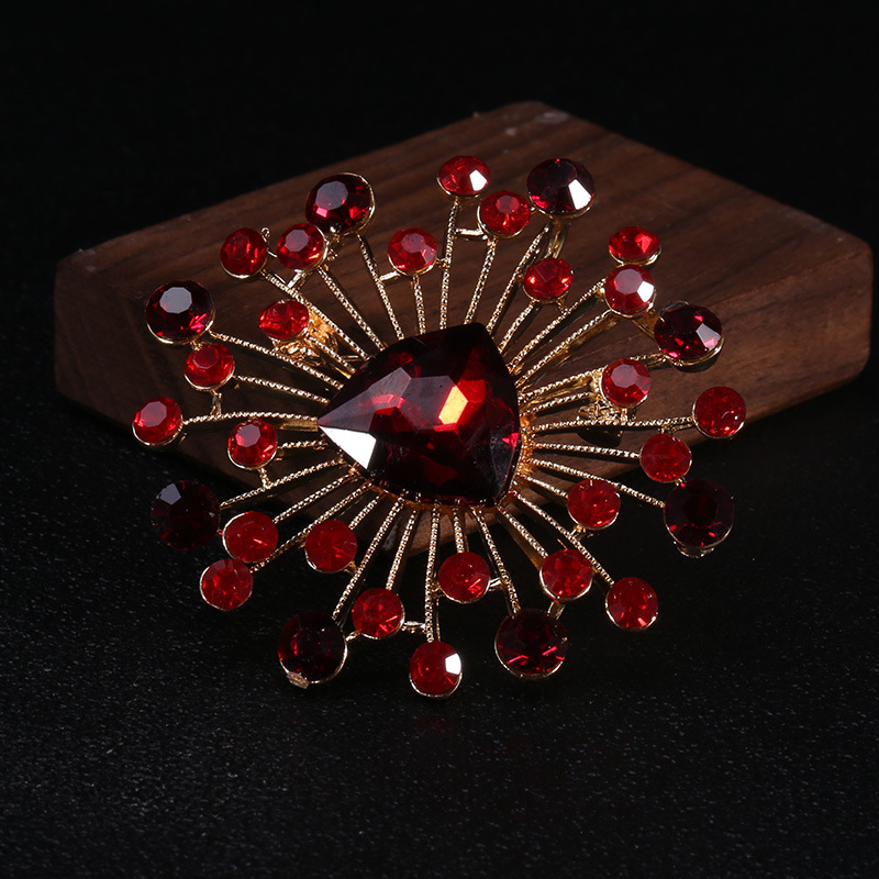 Hot-selling Korean version of the fashion temperament of water drilling corsage brooch joker flower collar pin pin lady brooch clothing accessories Hot-selling Korean version of the fashion temperament of water drilling corsage brooch joker flower collar pin pin lady brooch clothing accessories