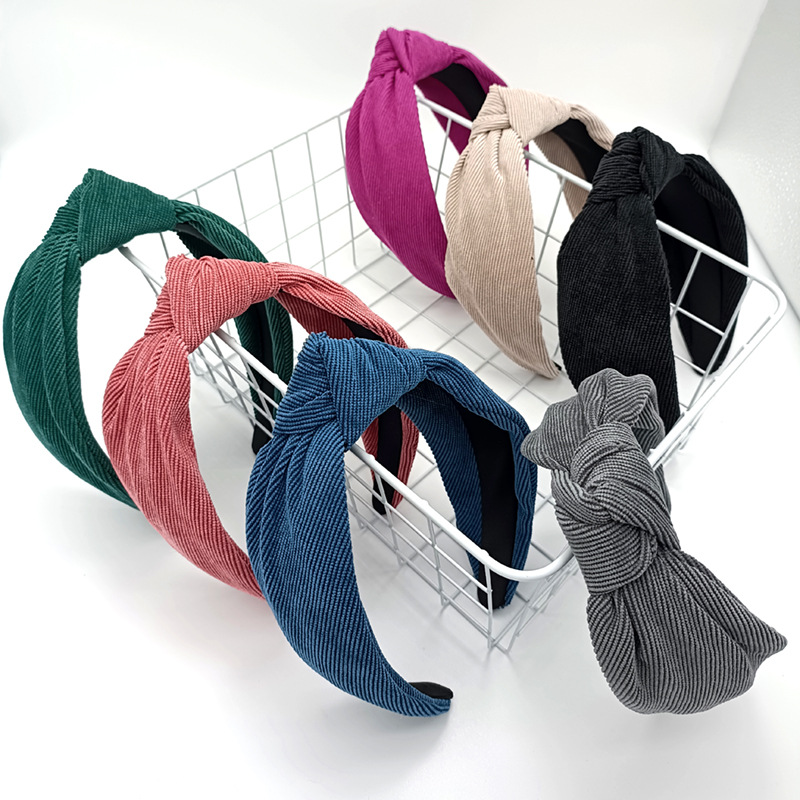 European and American New Flannel Headband Wide Edge Cross Headband Knot in the Middle fabric heat press European and American New Flannel Headband Wide Edge Cross Headband Knot in the Middle fabric heat press