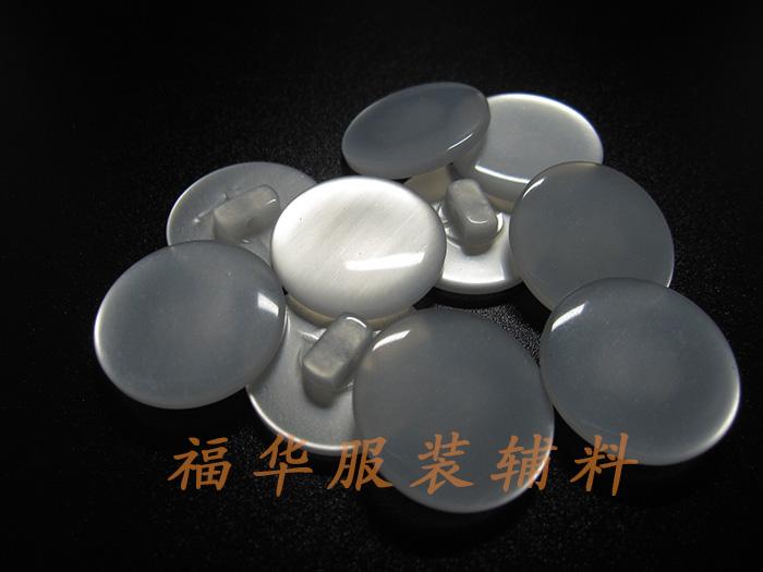 Resin buckle tall flat Pearl button