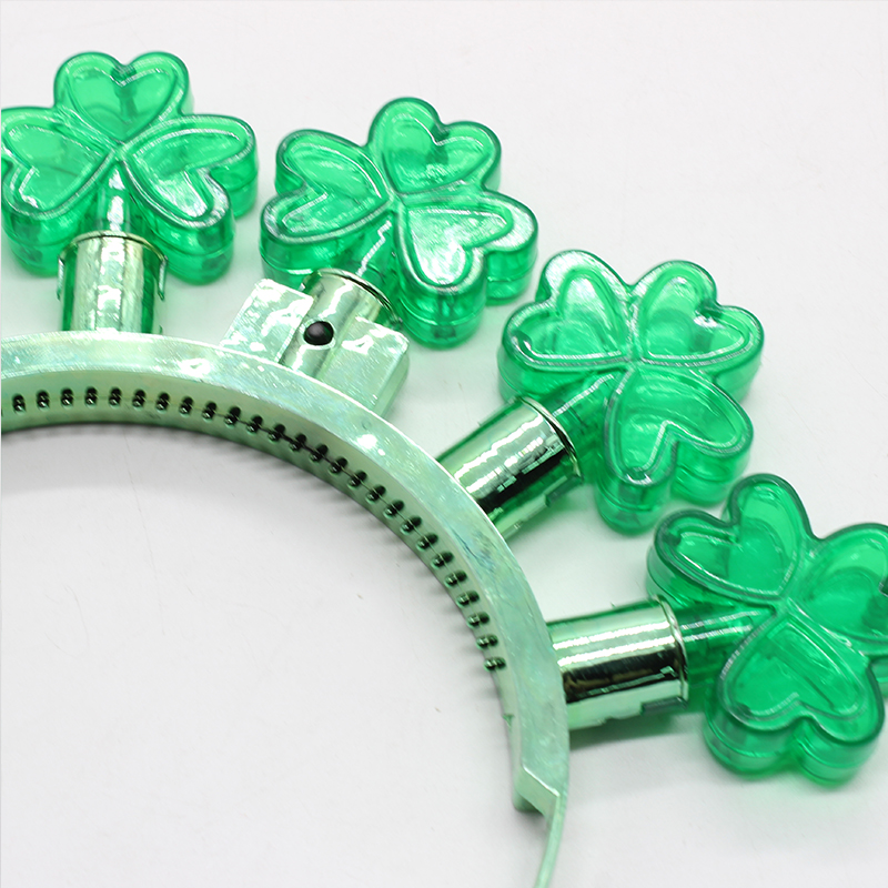 ZD Direct Sales Foreign Trade Popular Style Five Lights Luminous Clover Head Buckle Electroplating Luminous Head Buckle Christmas Halloween ZD Direct Sales Foreign Trade Popular Style Five Lights Luminous Clover Head Buckle Electroplating Luminous Head Buckle Christmas Halloween