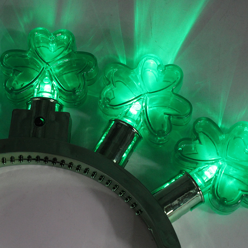 ZD Direct Sales Foreign Trade Popular Style Five Lights Luminous Clover Head Buckle Electroplating Luminous Head Buckle Christmas Halloween ZD Direct Sales Foreign Trade Popular Style Five Lights Luminous Clover Head Buckle Electroplating Luminous Head Buckle Christmas Halloween