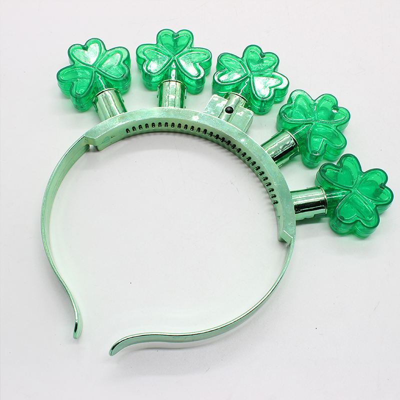 ZD Direct Sales Foreign Trade Popular Style Five Lights Luminous Clover Head Buckle Electroplating Luminous Head Buckle Christmas Halloween ZD Direct Sales Foreign Trade Popular Style Five Lights Luminous Clover Head Buckle Electroplating Luminous Head Buckle Christmas Halloween