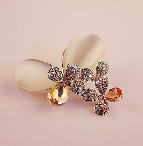 Boutique Luxury Color-Preserving Electroplating Ornament Silk Scarf Buckle Pin European and American Large Zircon Full Diamond Brooch Mixed Batch 10 Yuan Store Boutique Luxury Color-Preserving Electroplating Ornament Silk Scarf Buckle Pin European and American Large Zircon Full Diamond Brooch Mixed Batch 10 Yuan Store