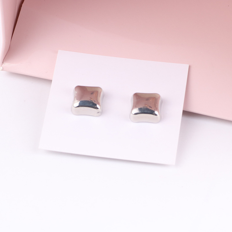 2021 Spring Fresh Scarf Buckle Simple Fashion Brooch Collar Chuck Accessories Multi-Color Creative Magnetic Snap Brooch