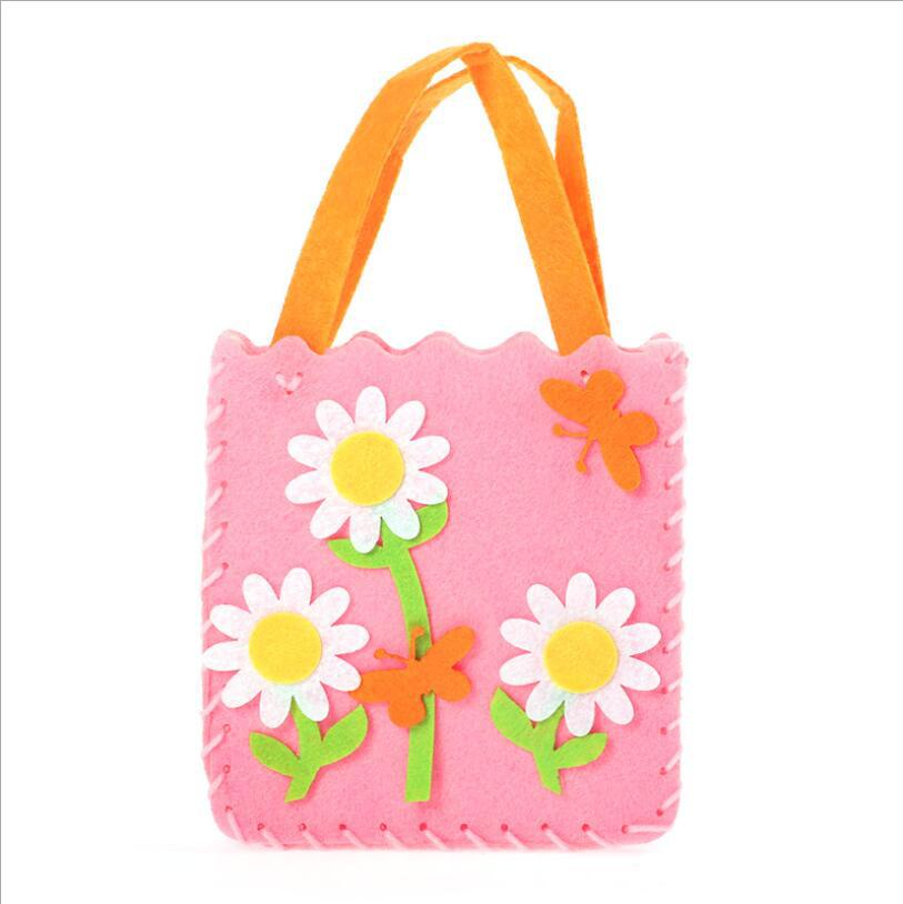 Non - woven cloth bag art DIY DIY manual bag cartoon three - dimensional paste production children hand sewn bags Non - woven cloth bag art DIY DIY manual bag cartoon three - dimensional paste production children hand sewn bags