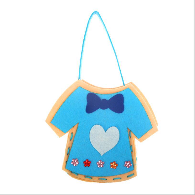 Non - woven cloth bag art DIY DIY manual bag cartoon three - dimensional paste production children hand sewn bags Non - woven cloth bag art DIY DIY manual bag cartoon three - dimensional paste production children hand sewn bags