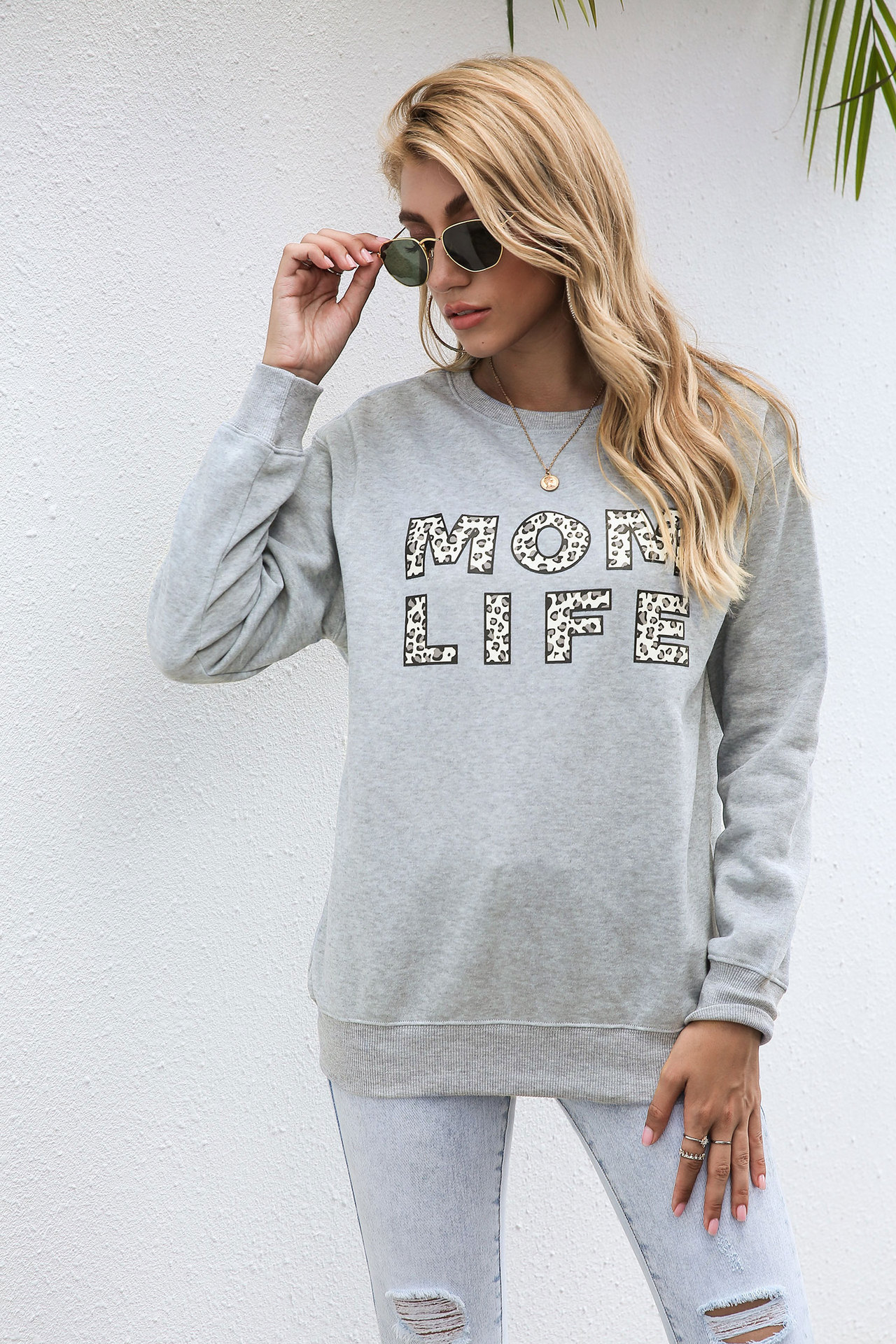 hot style new autumnwinter 2020 offset alphabet pattern long sleeve collar autumnwinter hoody and American women's wear hot style new autumnwinter 2020 offset alphabet pattern long sleeve collar autumnwinter hoody and American women's wear