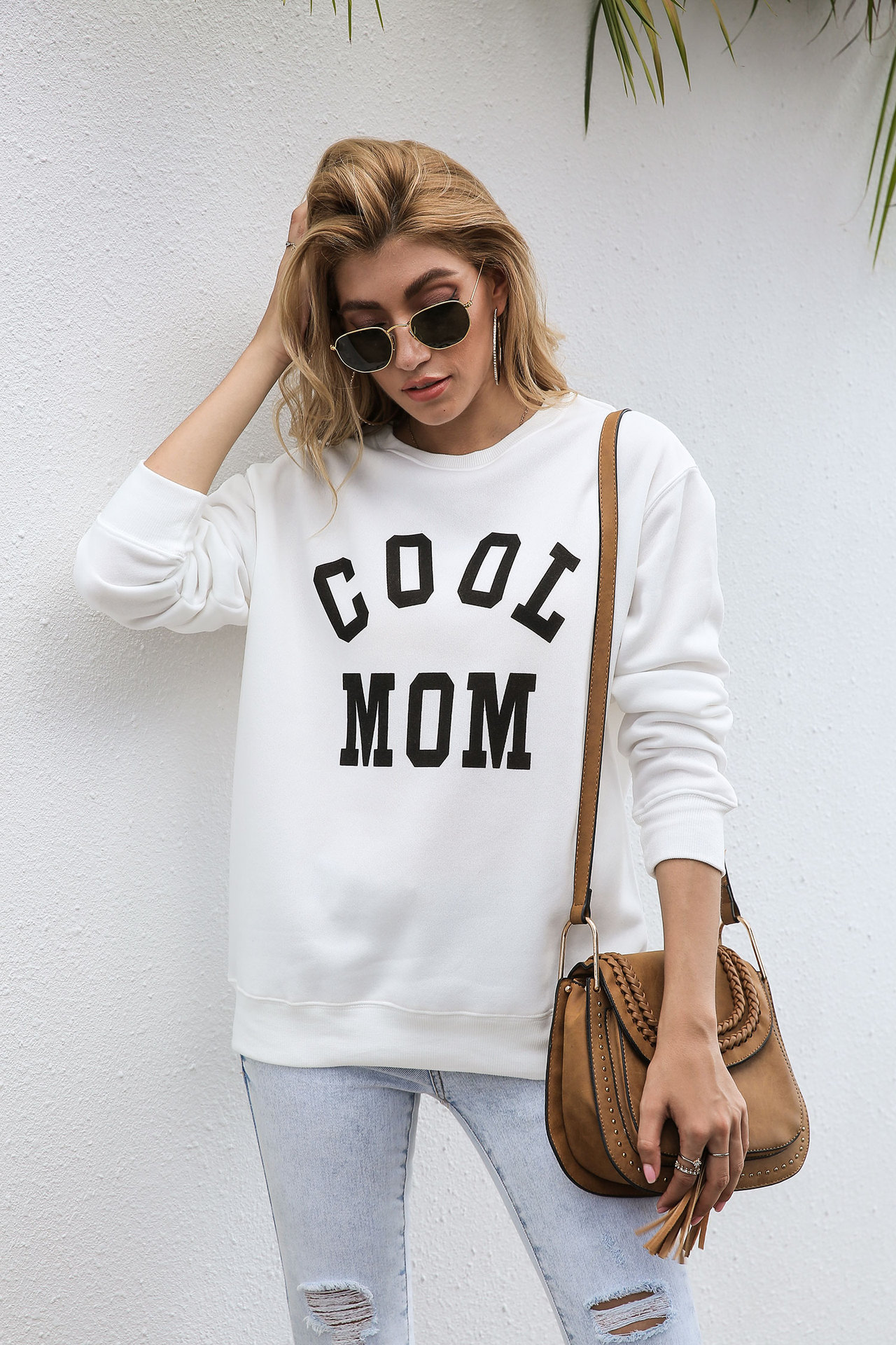 hot style new autumnwinter 2020 offset alphabet pattern long sleeve collar autumnwinter hoody and American women's wear hot style new autumnwinter 2020 offset alphabet pattern long sleeve collar autumnwinter hoody and American women's wear