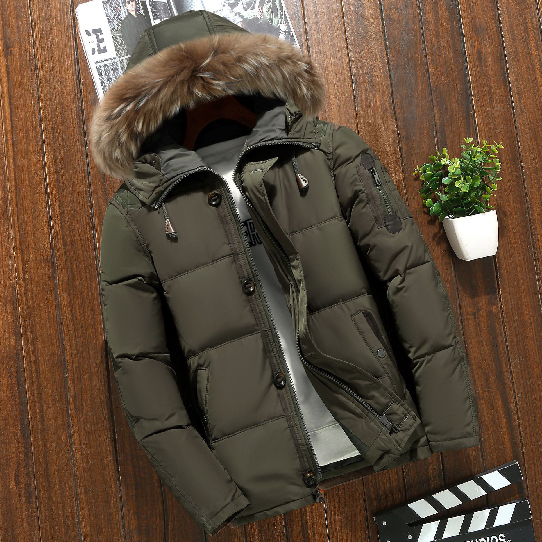 Overseas-purchasing wholesale down jackets overalls for men&#039;s clothing manufacturers Thicken men&#039;s outerwear uniforms for men