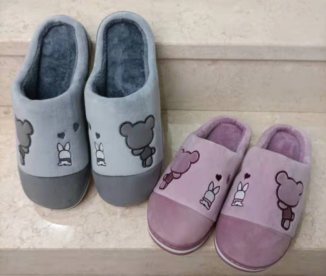 Winter Cotton Slippers Women's plus Size Keep Warm Household Indoor Non-Slip Super Soft Slippers Couple Women's Cotton Shoes Winter Cotton Slippers Women's plus Size Keep Warm Household Indoor Non-Slip Super Soft Slippers Couple Women's Cotton Shoes