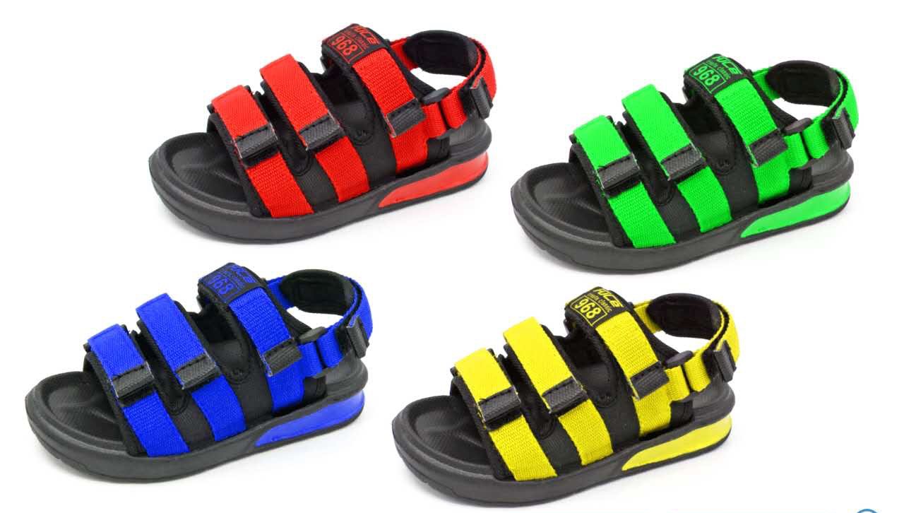 FUCEManufacturer direct selling men&#039;s Roman sandals 2019 new summer beach shoes wholesale magic paste slippers