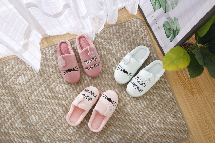Winter Korean Men&#039;s and Women&#039;s Cat&#039;s Paw Cartoon Cute Non-Slip Indoor Home Cotton Shoes Outdoor Wear Insulated Cotton-Padded Shoes Foreign Trade
