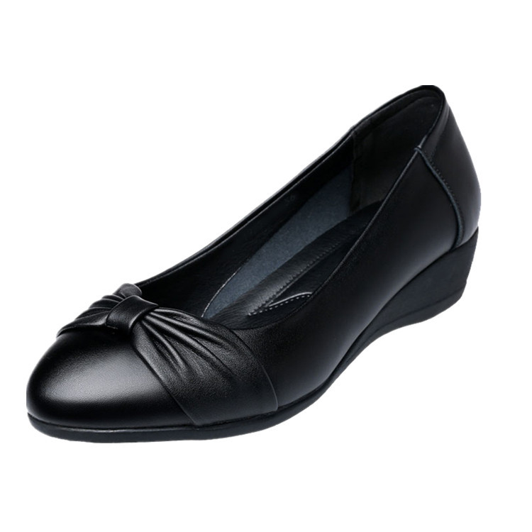 Spring and Autumn Mom Shoes Pumps Middle-Aged Women&#039;s Shoes Non-Slip Soft Bottom Breathable Leather Shoes for the Elderly Flat Heel Flat Shoes for the Elderly
