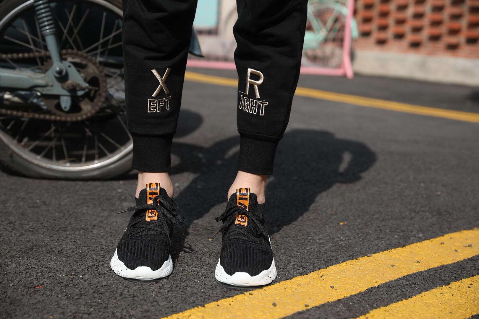 2019 spring edition south Korean casual sports shoes fly weave lace-up breathable soft bottom running shoes for lovers 2019 spring edition south Korean casual sports shoes fly weave lace-up breathable soft bottom running shoes for lovers