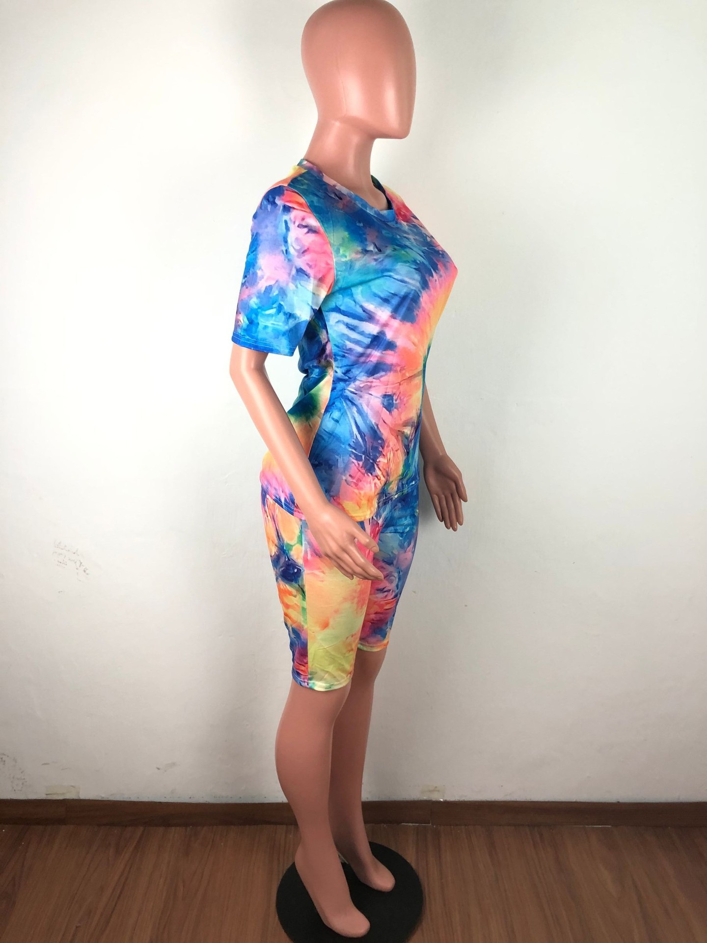 XM6088 women's wear tiedye round collar casual fashion home sports suit twopiece (including face mask) XM6088 women's wear tiedye round collar casual fashion home sports suit twopiece (including face mask)