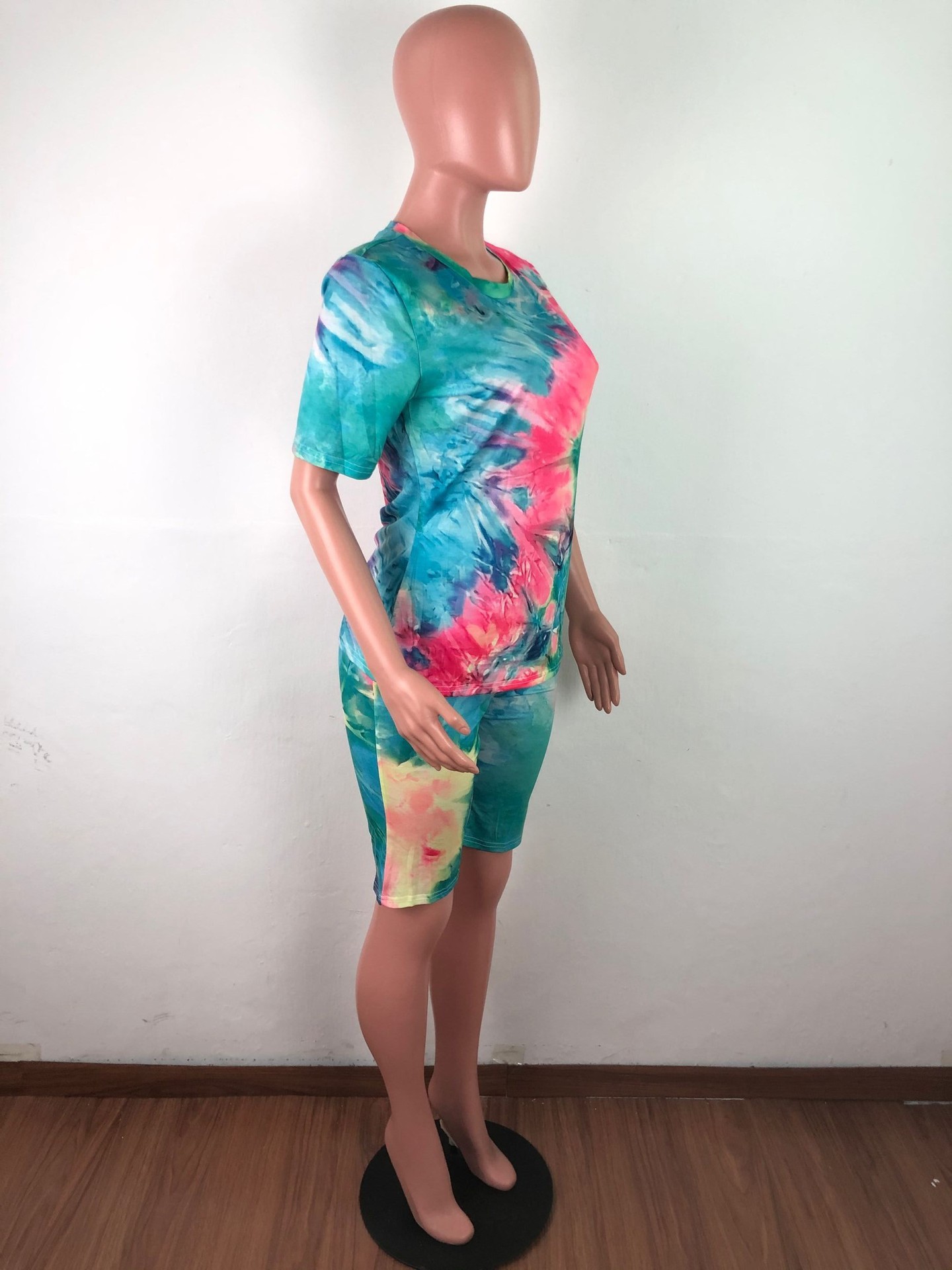 XM6088 women's wear tiedye round collar casual fashion home sports suit twopiece (including face mask) XM6088 women's wear tiedye round collar casual fashion home sports suit twopiece (including face mask)
