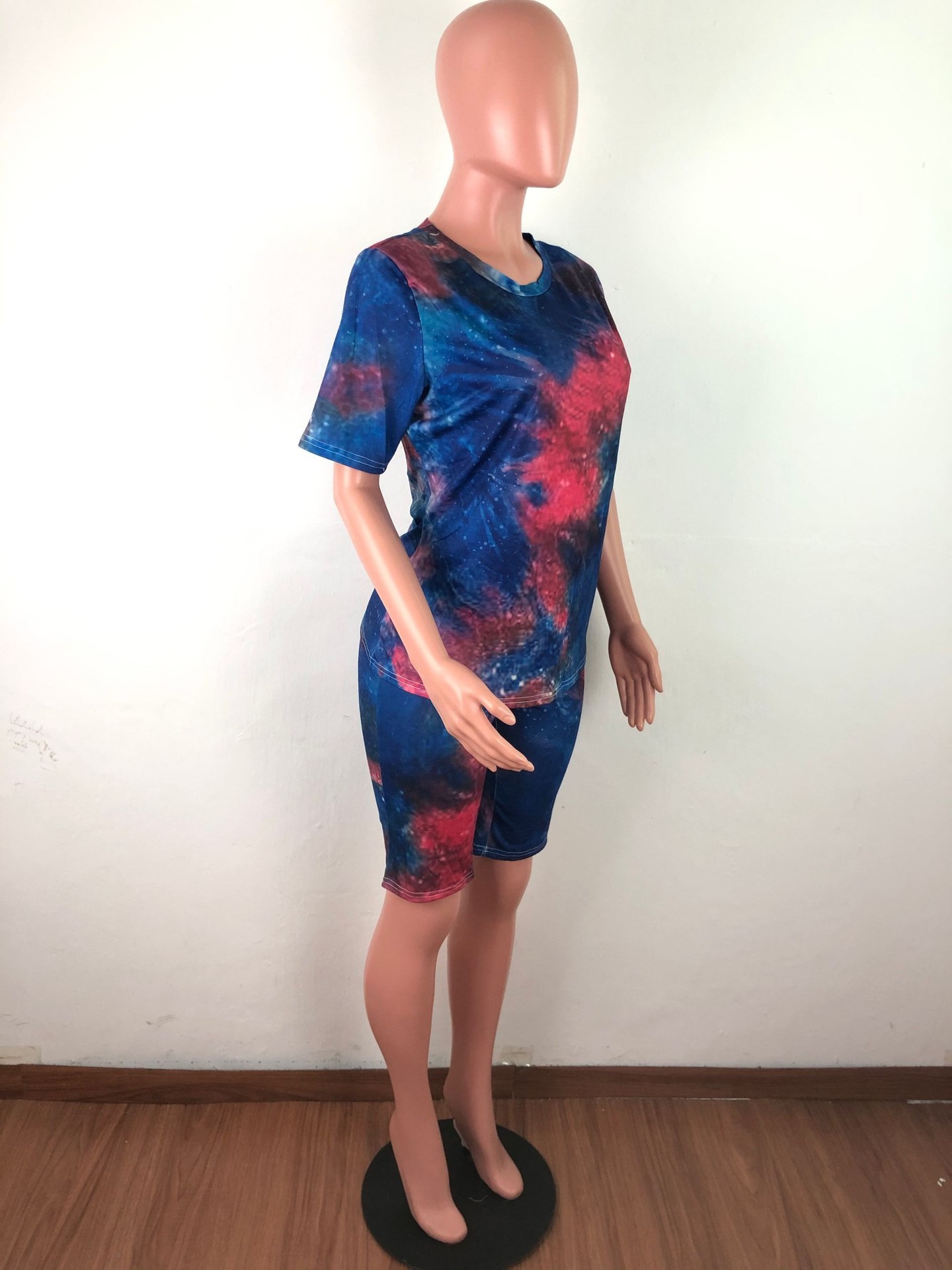 XM6088 women's wear tiedye round collar casual fashion home sports suit twopiece (including face mask) XM6088 women's wear tiedye round collar casual fashion home sports suit twopiece (including face mask)
