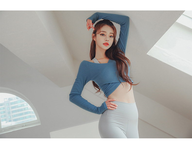 New Back Shaping Yoga Clothes Women's Loose QuickDrying Top Navel Workout Long Sleeve Tshirt Sports Top Training Wear New Back Shaping Yoga Clothes Women's Loose QuickDrying Top Navel Workout Long Sleeve Tshirt Sports Top Training Wear