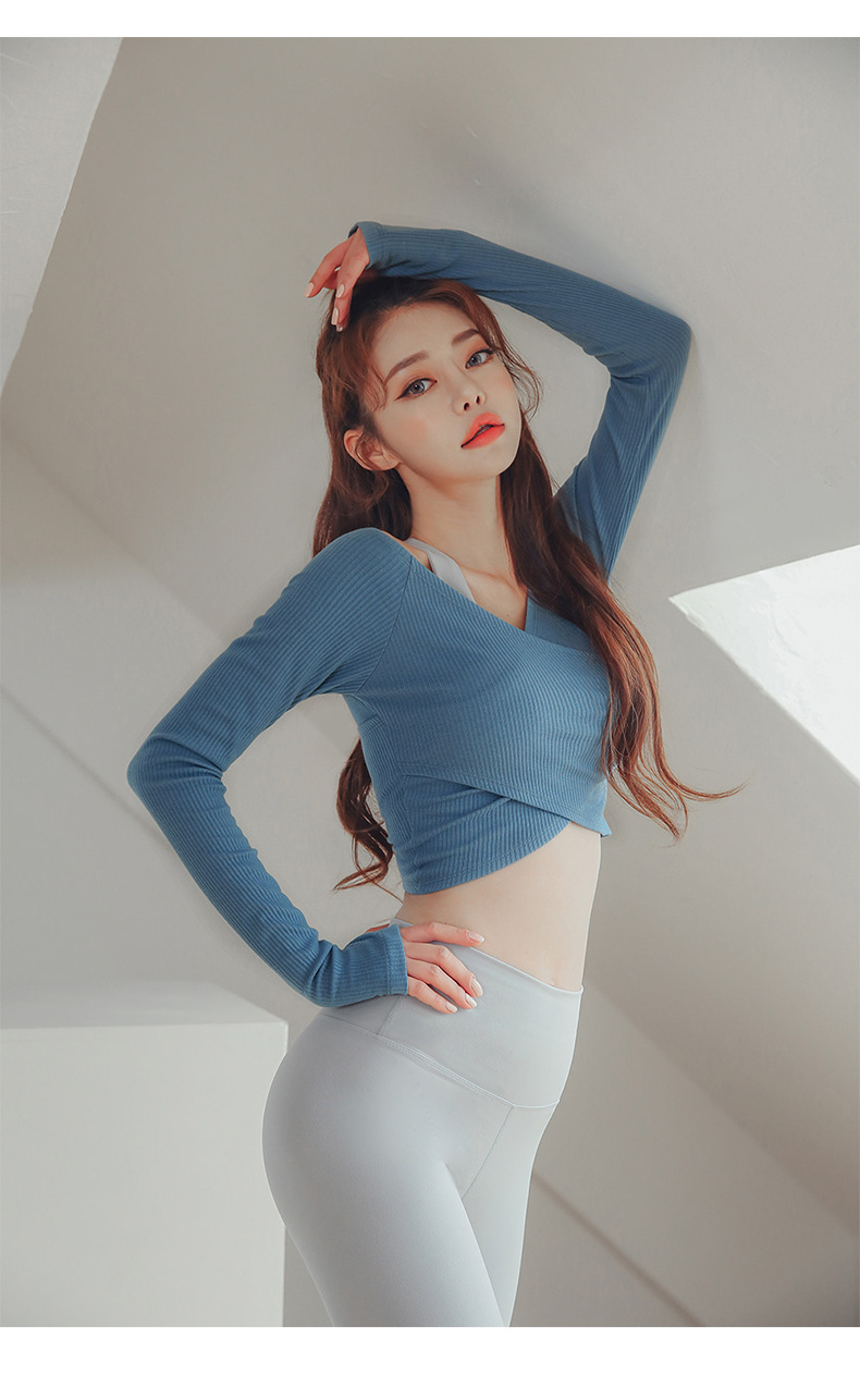 New Back Shaping Yoga Clothes Women's Loose QuickDrying Top Navel Workout Long Sleeve Tshirt Sports Top Training Wear New Back Shaping Yoga Clothes Women's Loose QuickDrying Top Navel Workout Long Sleeve Tshirt Sports Top Training Wear