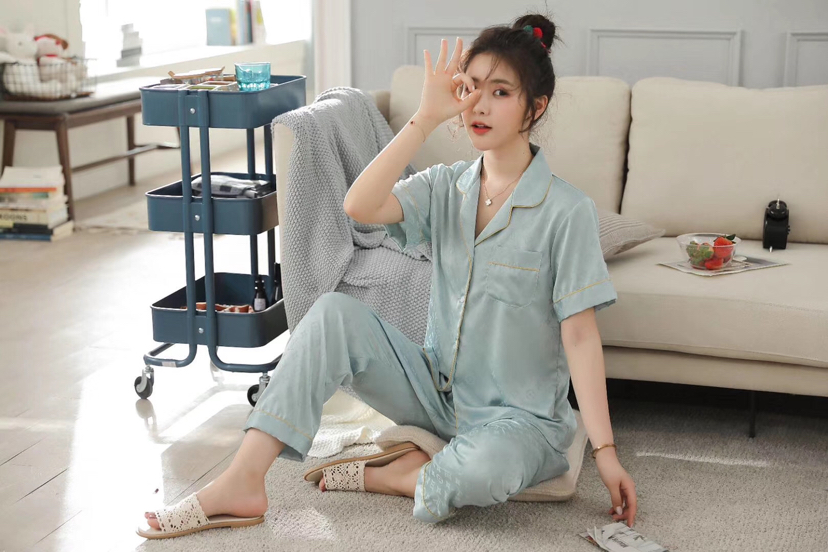Silk jacquard fabric, short sleeved trousers and pajamas