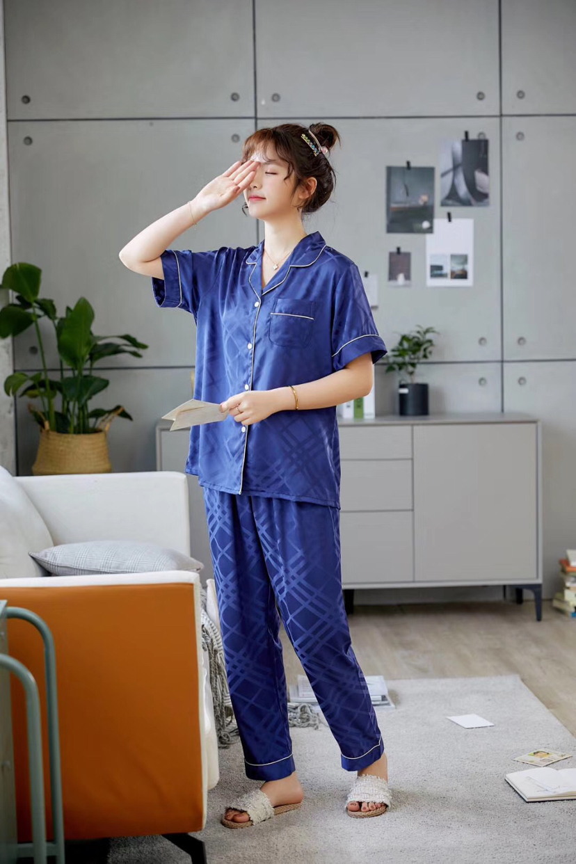 Silk jacquard fabric, short sleeved trousers and pajamas