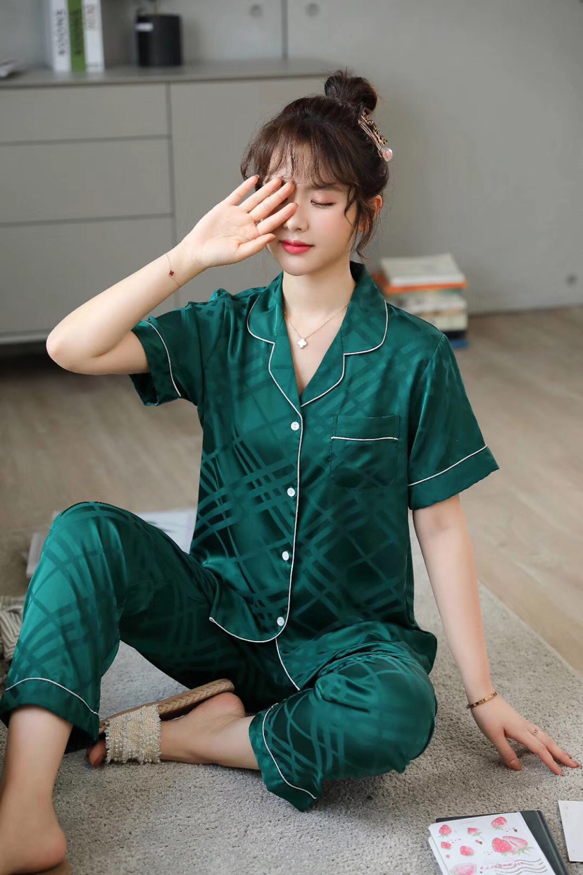 Silk jacquard fabric, short sleeved trousers and pajamas