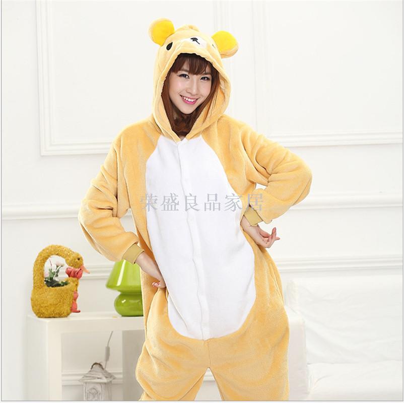 Cute female gentlemen couple relaxed bear flannel cartoon animal pajamas toilet version