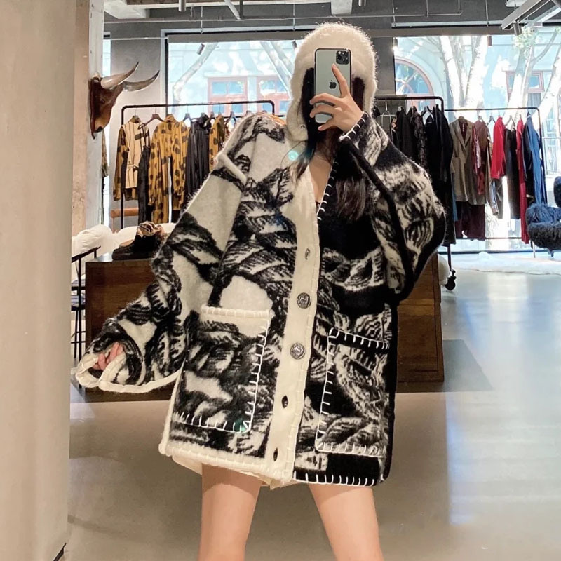 In Stock Autumn and Winter Knitting Cardigan Coat Women's Rope Jacquard Wool Sweater Hand Sewing Unlimited Lock Edge Sweater