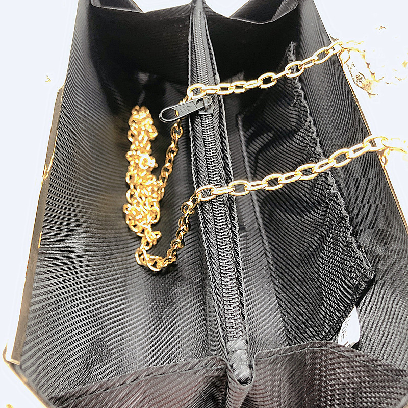 Red Geometric Single-Sided Diamond One-Shoulder Crossbody Dinner Annual Meeting Socialite Elegant Tote Dress Garment Bag Elegant Clutch Bag