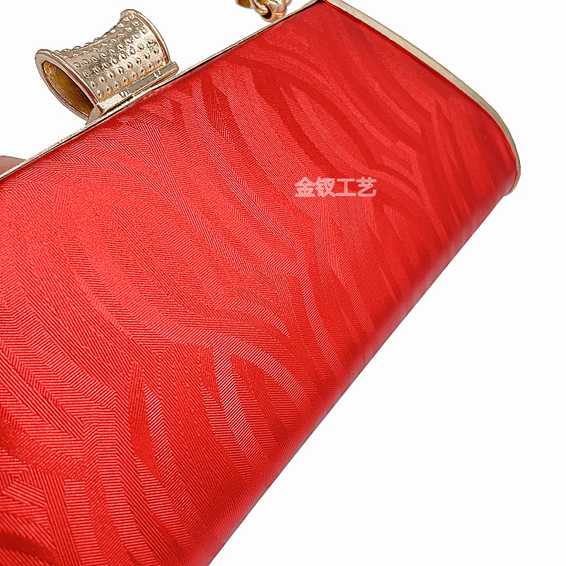 Red Geometric Single-Sided Diamond One-Shoulder Crossbody Dinner Annual Meeting Socialite Elegant Tote Dress Garment Bag Elegant Clutch Bag