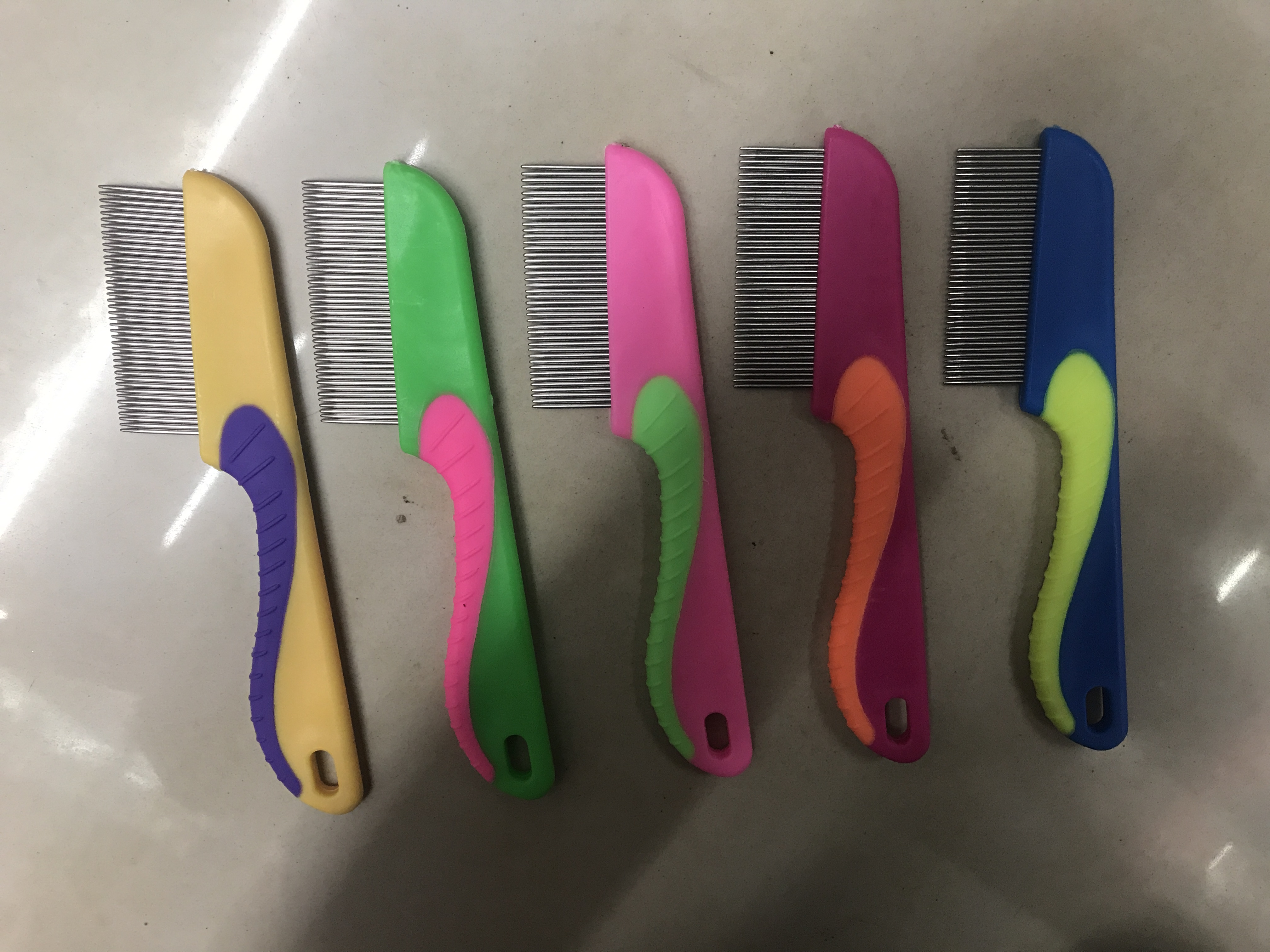 Pet long handle comb, row comb, small grate defleas convenient practical cleaning products manufacturers direct sales Pet long handle comb, row comb, small grate defleas convenient practical cleaning products manufacturers direct sales