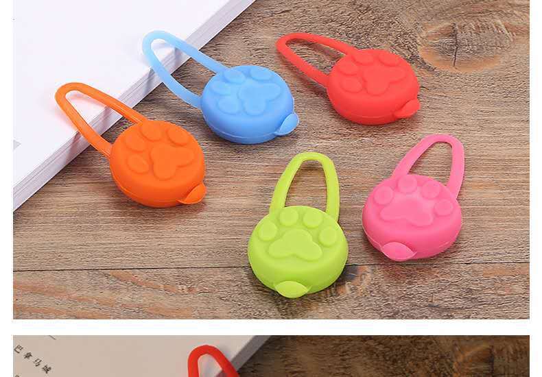 PET Soft Silicone Collar Bell Led Light Flasher Chest Back Luminous Pendant Night Safety Light Walking Cat Dog Supplies