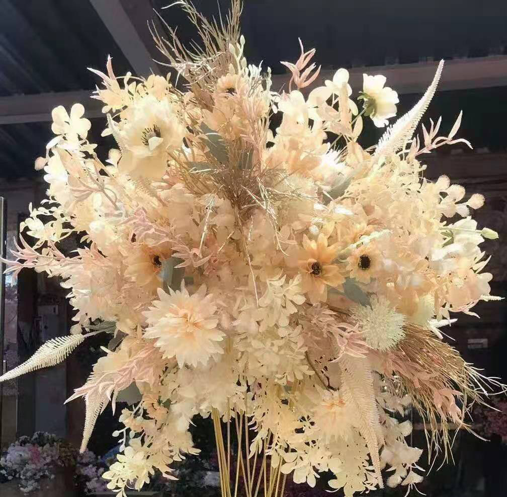 Wedding flower Hotel Wedding Hall Layout Ornamental Flower Wedding Flower Bouquet Flower Factory in Stock Batch Wedding flower Hotel Wedding Hall Layout Ornamental Flower Wedding Flower Bouquet Flower Factory in Stock Batch