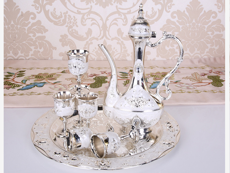 Wine Set Liquor Cup European Retro Creative Wedding Gift Metal Russian Wine Pot Home Ornaments Wine Set Liquor Cup European Retro Creative Wedding Gift Metal Russian Wine Pot Home Ornaments