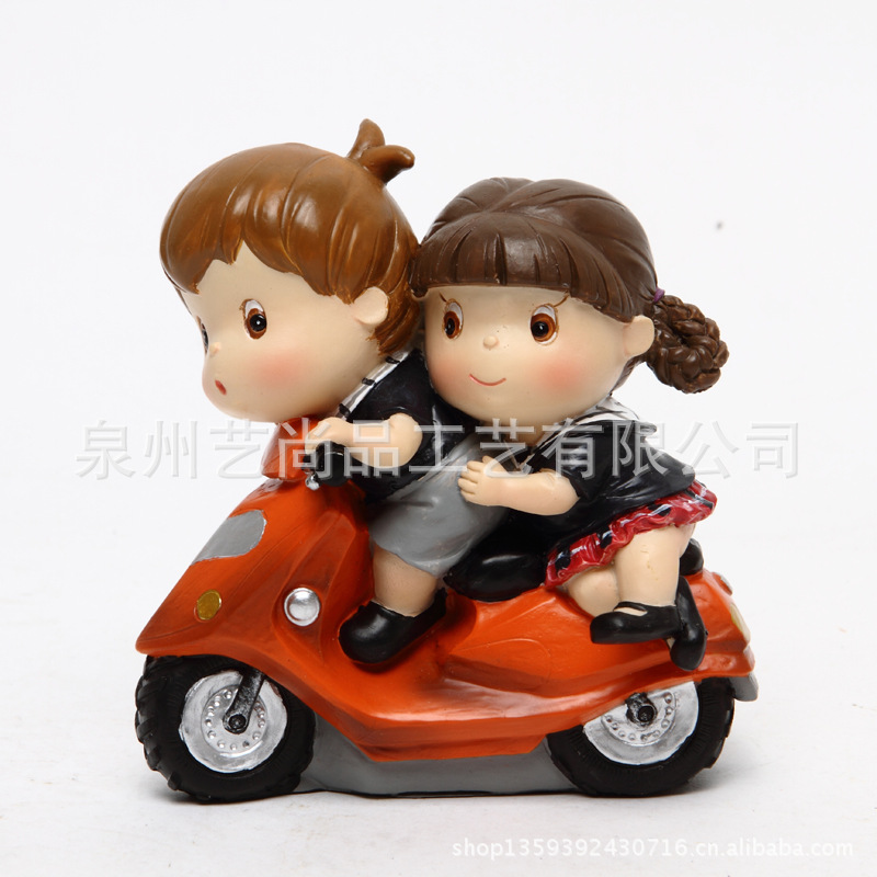 Factory Direct Sales Creative Couple Wedding Small Ornaments Campus Car Ornament Resin Crafts