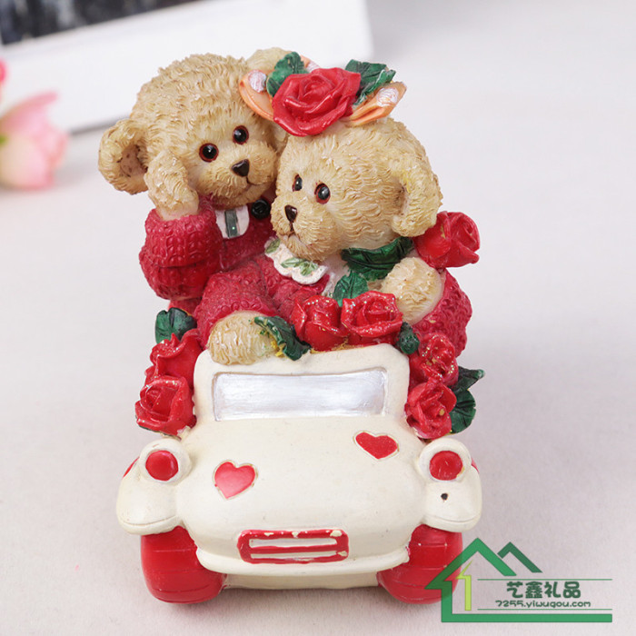 Resin small ornaments wedding gifts Crafts Ornament car lovers bear Resin small ornaments wedding gifts Crafts Ornament car lovers bear
