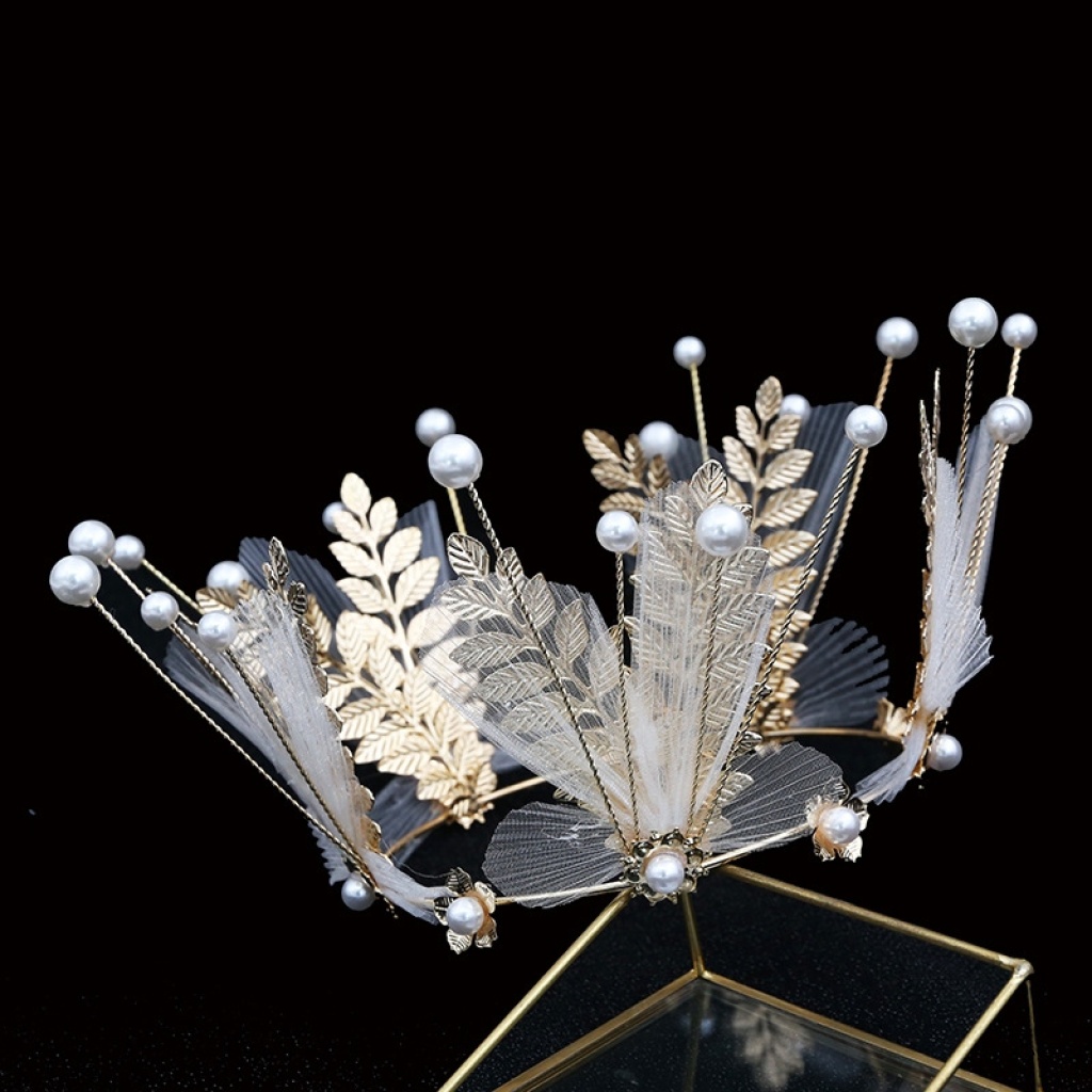 Bridal Ornament Wedding Dress Headdress Baking Cake Topper Crown Leaves Golden Mesh Hair Accessories Birthday Ornaments Bridal Ornament Wedding Dress Headdress Baking Cake Topper Crown Leaves Golden Mesh Hair Accessories Birthday Ornaments