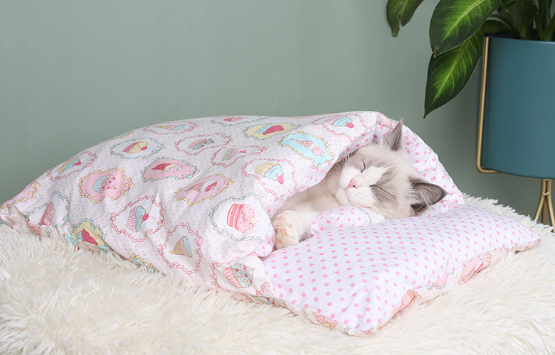 Cat Nest Cat Sleeping Bag Closed Removable and Washable Cat Bed Winter Warm Pet Bed Dog Kennel Four Seasons Universal