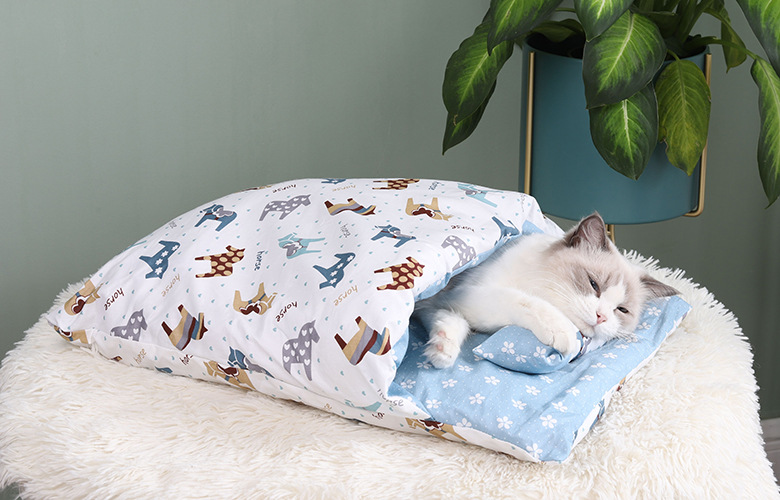 Cat Nest Cat Sleeping Bag Closed Removable and Washable Cat Bed Winter Warm Pet Bed Dog Kennel Four Seasons Universal