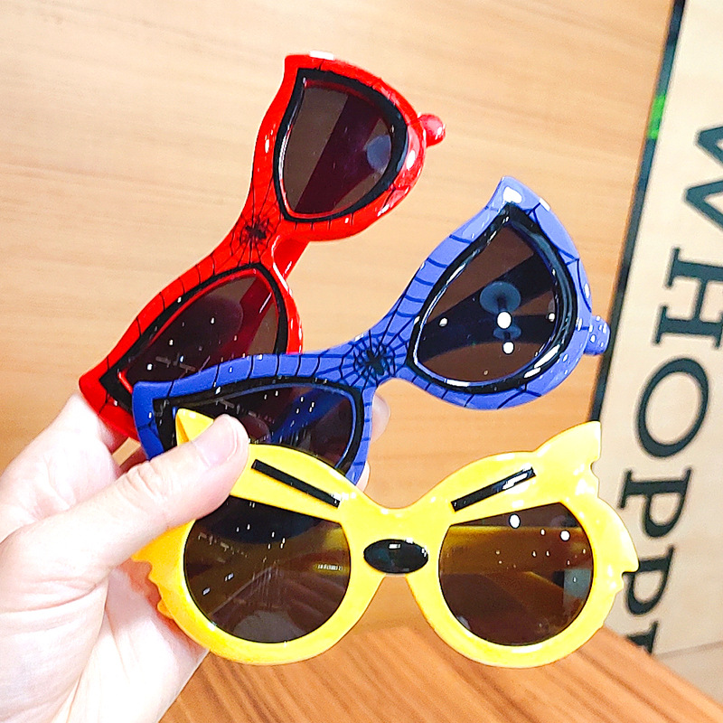 Kid's Eyewear UV-Proof Sunglasses Spider-Man Sunscreen for Boys Sunglasses Toy Glasses Kid's Eyewear UV-Proof Sunglasses Spider-Man Sunscreen for Boys Sunglasses Toy Glasses